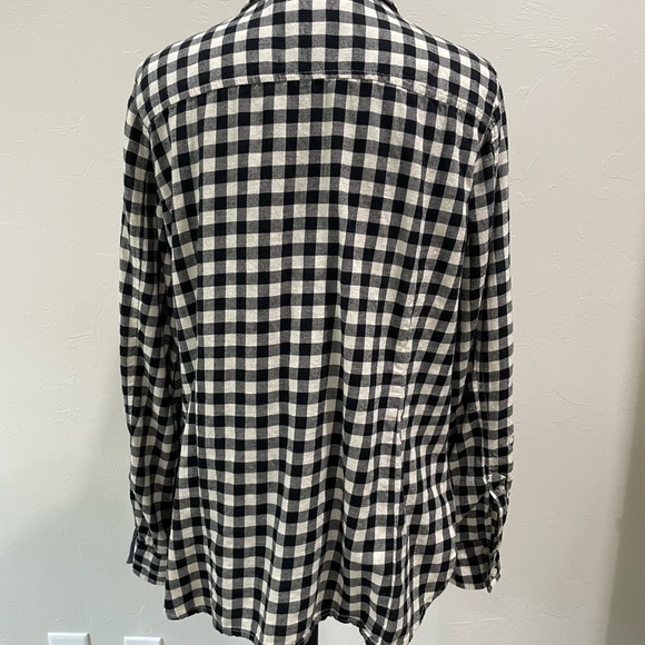 Tommy Hilfiger Black and White Plaid Women’s button down shirt - Picture 3 of 5